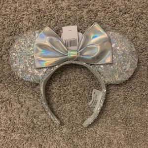 NWT Sequin "Magic Mirror" Holographic Minnie Ears